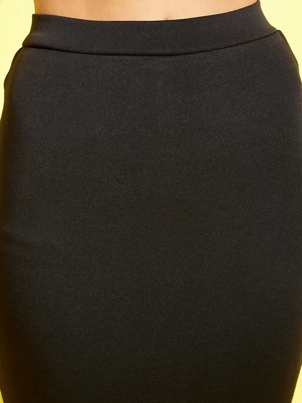 Black_Polyester_Solid_Casual_Flared_Skirt_For_Women