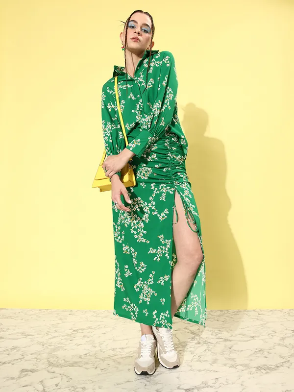 Women_Green_&_White_Floral_Print_Crepe_Co-Ords_Set