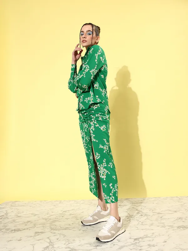 Women_Green_&_White_Floral_Print_Crepe_Co-Ords_Set