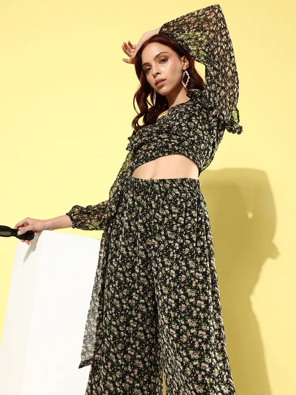 Black__Printed_V-Neck_Ruffled_Crop_Top_With_Flared_Palazzos_Co-ords_Set