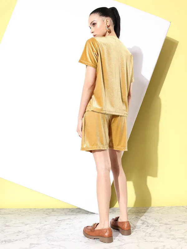 Gold-Toned_Round-Neck_Velvet_T-Shirt_With_Shorts_Co-ords_Set
