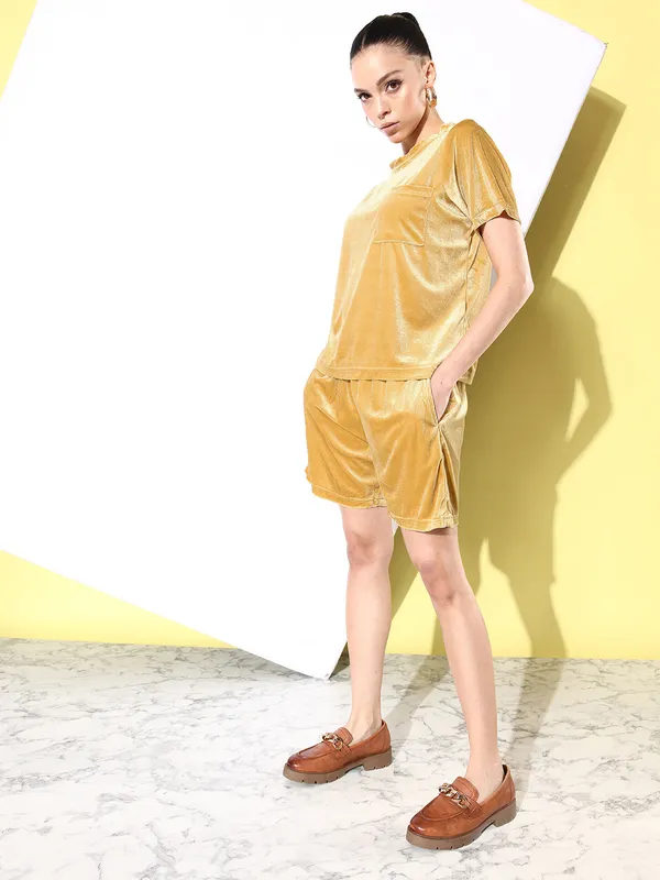 Gold-Toned_Round-Neck_Velvet_T-Shirt_With_Shorts_Co-ords_Set