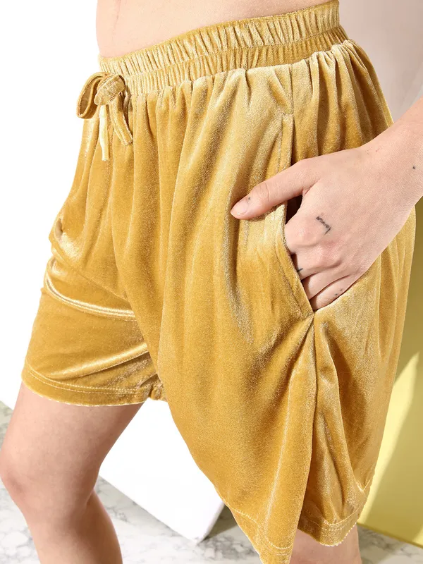 Gold-Toned_Round-Neck_Velvet_T-Shirt_With_Shorts_Co-ords_Set
