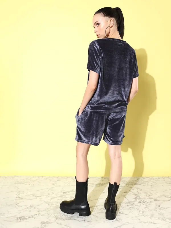 Grey_Velvet_Round_Neck_Tshirt_&_Regular_Shorts_Co-ords_Set_For_Women