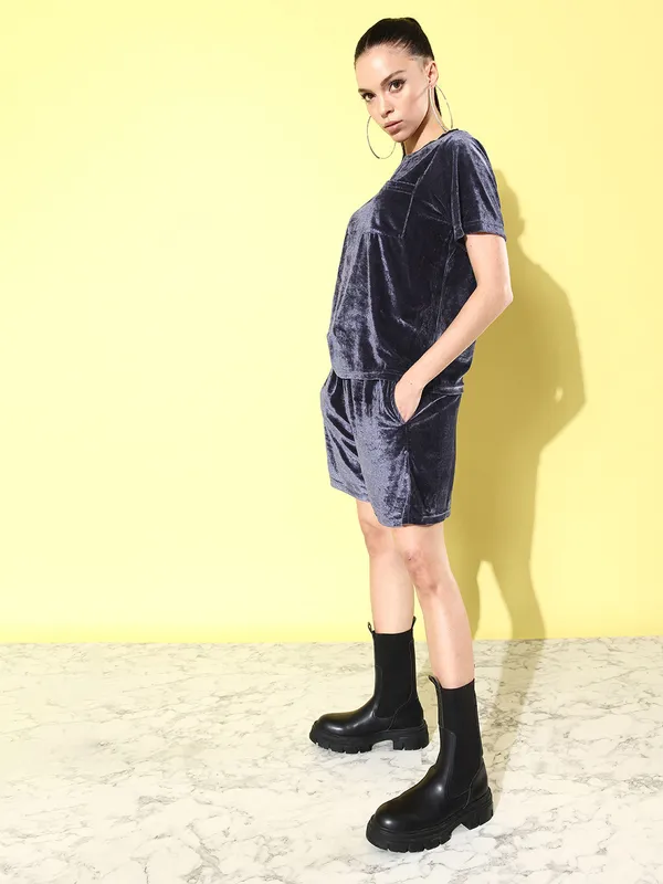 Grey_Velvet_Round_Neck_Tshirt_&_Regular_Shorts_Co-ords_Set_For_Women