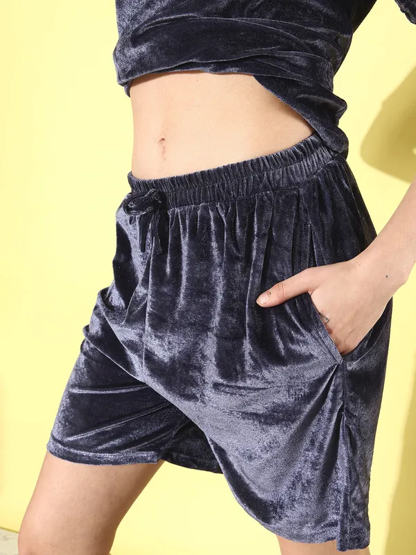 Grey_Velvet_Round_Neck_Tshirt_&_Regular_Shorts_Co-ords_Set_For_Women