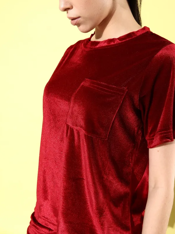 Maroon_Velvet_Round_Neck_Tshirt_&_Regular_Shorts_Co-ords_Set_For_Women