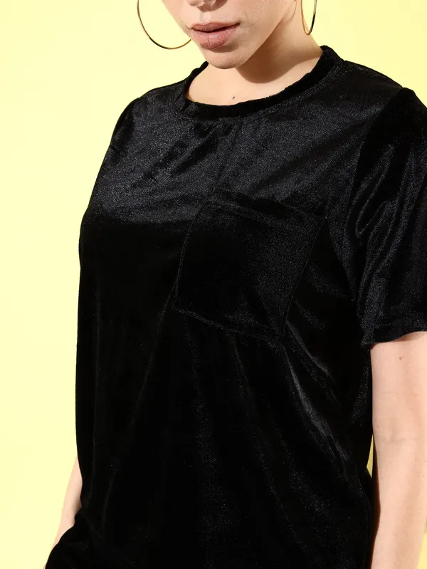 Black_Velvet_Round_Neck_Tshirt_&_Regular_Shorts_Co-ords_Set_For_Women
