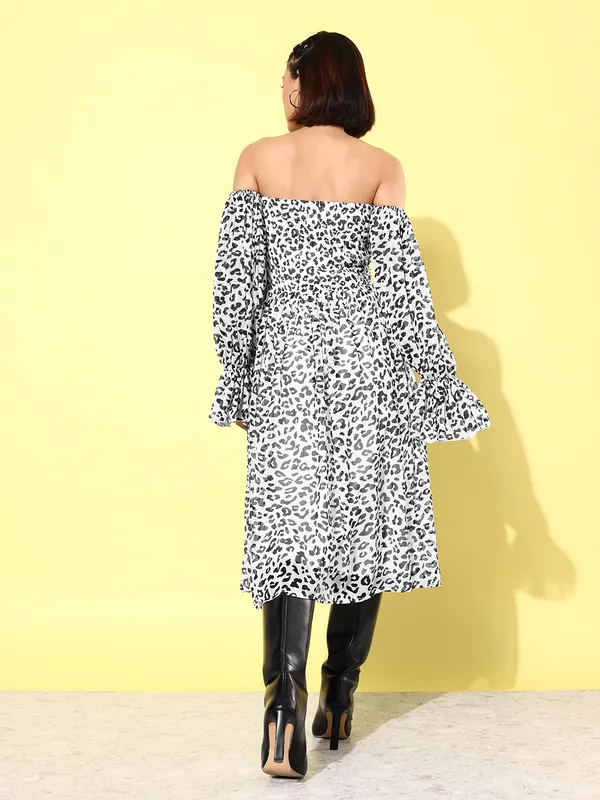 Black_Chiffon_Fit_and_Flare_Dress_For_Women