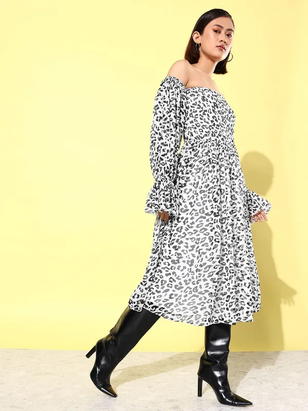Black_Chiffon_Fit_and_Flare_Dress_For_Women