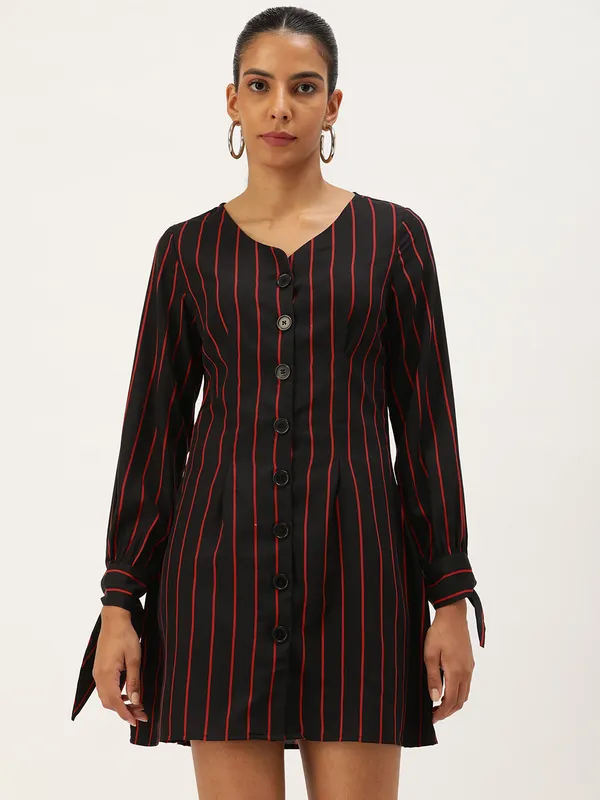 Black_Crepe_Bodycon_Dress_For_Women
