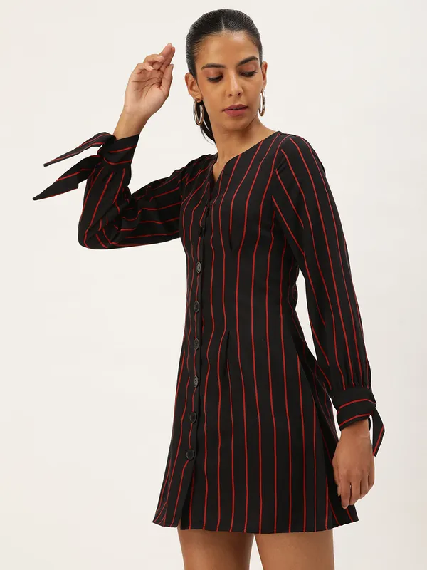 Black_Crepe_Bodycon_Dress_For_Women