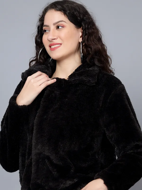 Black_Faux_Fur_Full_Sleeve_Solid_Casual_Jacket_For_Women