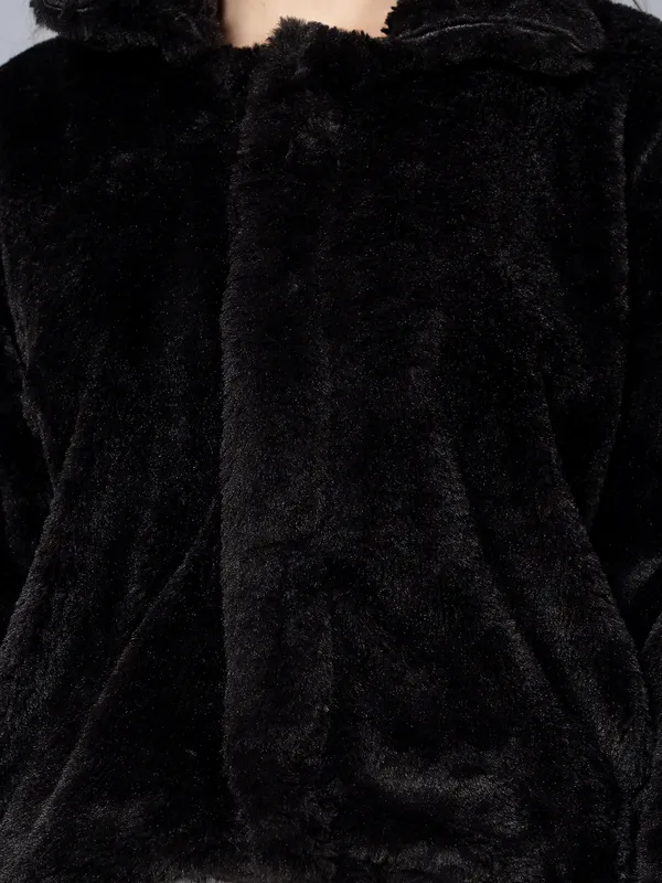 Black_Faux_Fur_Full_Sleeve_Solid_Casual_Jacket_For_Women