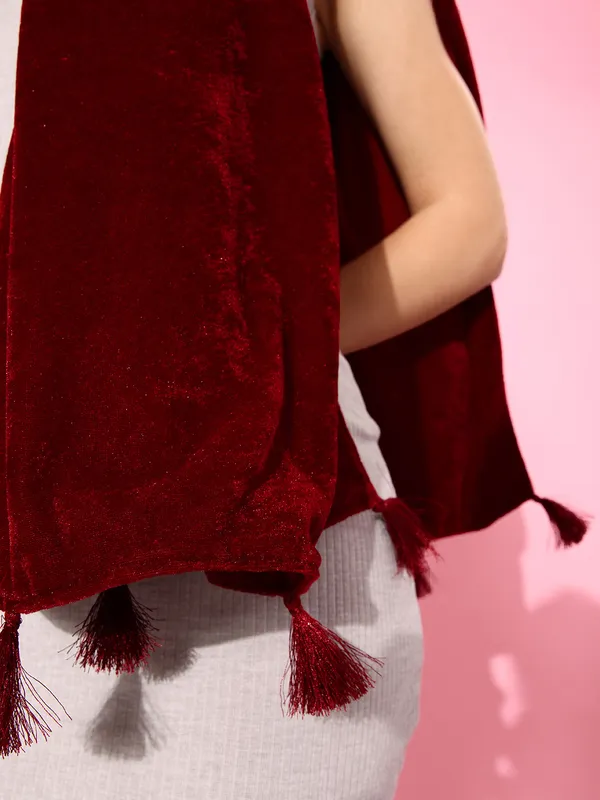 Maroon_Velvet_Solid_Muffler_For_Women