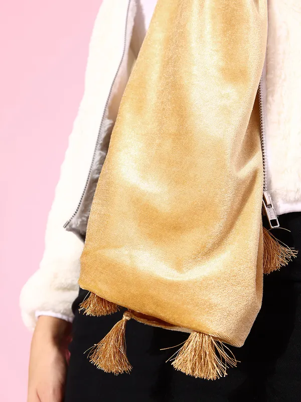 Yellow_Velvet_Solid_Muffler_For_Women