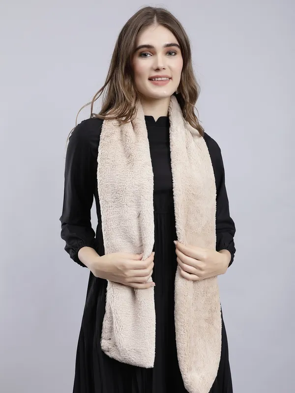 Beige_Faux_Fur_Solid_Muffler_For_Women