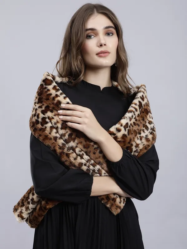 Brown_Faux_Fur_Printed_Muffler_For_Women
