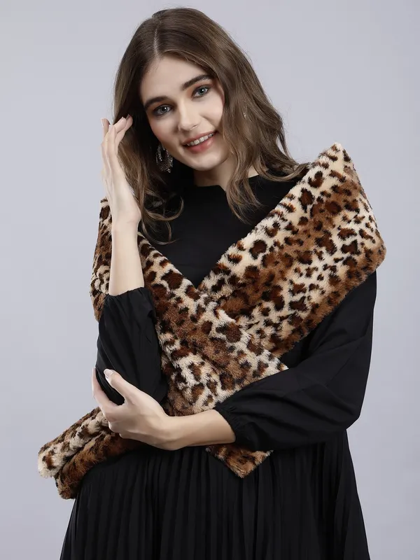Brown_Faux_Fur_Printed_Muffler_For_Women