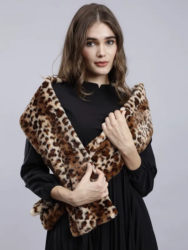 Brown_Faux_Fur_Printed_Muffler_For_Women