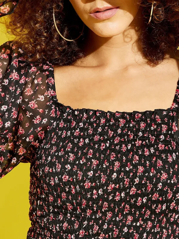 Black_Chiffon_Casual_Printed_Square_Neck_Regular_Fit_Top_For_Women