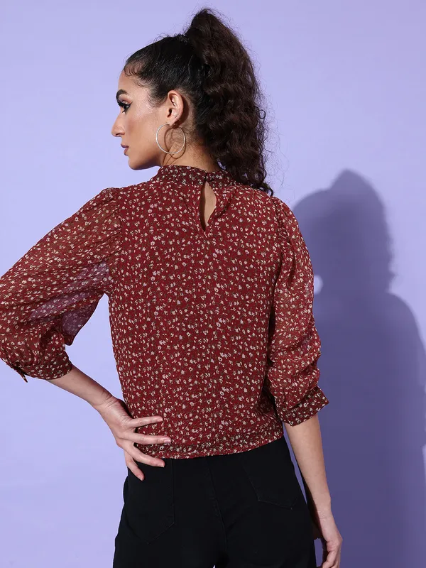 Maroon_&_White_&_Green_Georgette_Casual_Floral_Print_High_Neck_Regular_Fit_Top_For_Women
