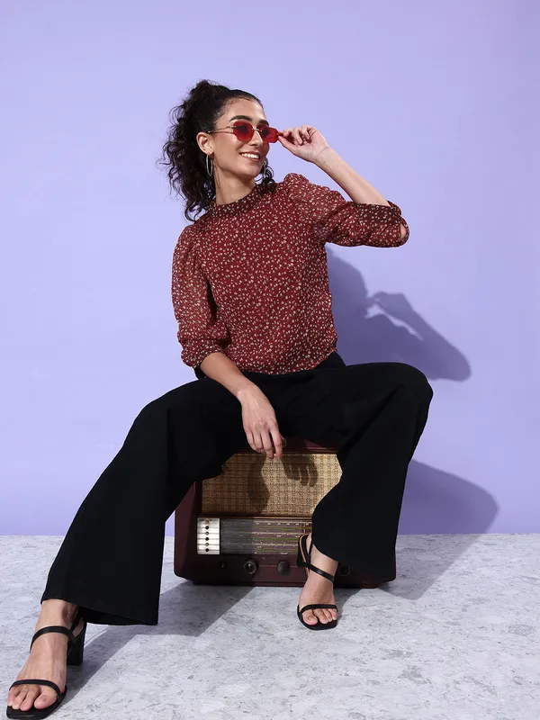 Maroon_&_White_&_Green_Georgette_Casual_Floral_Print_High_Neck_Regular_Fit_Top_For_Women