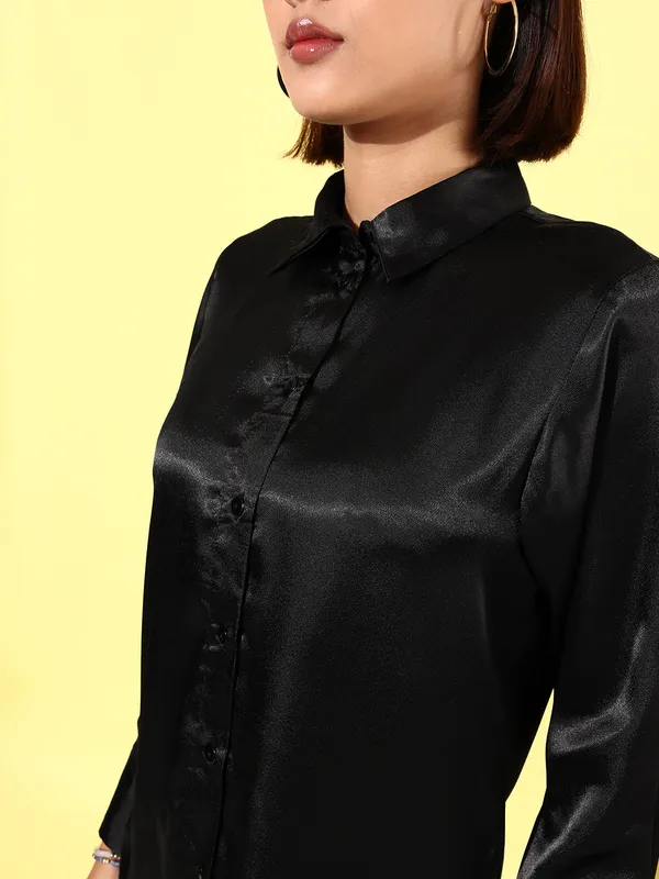 Black_Satin_Full_Sleeve_Solid_Regular_Fit_Long_Shirt_For_Women