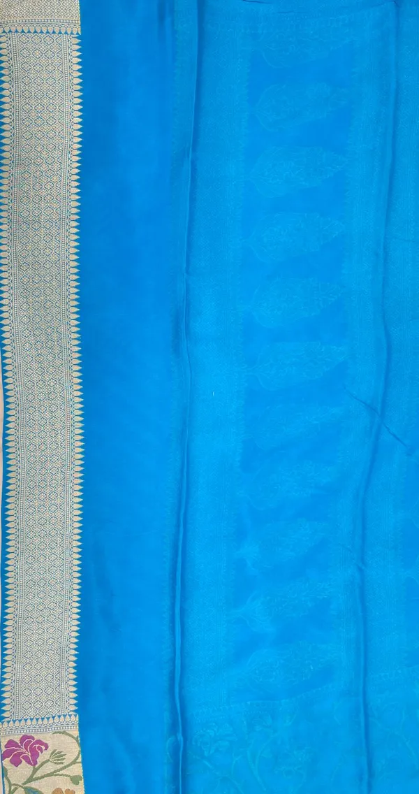 Humairah_Presents_Pure_Handloom_Blue_Chiffon_Resham_Zari_Zig-Zag_with_Tilfi_Mina_Jaal_Skirt_Zari_Border_with_Blue_Blouse