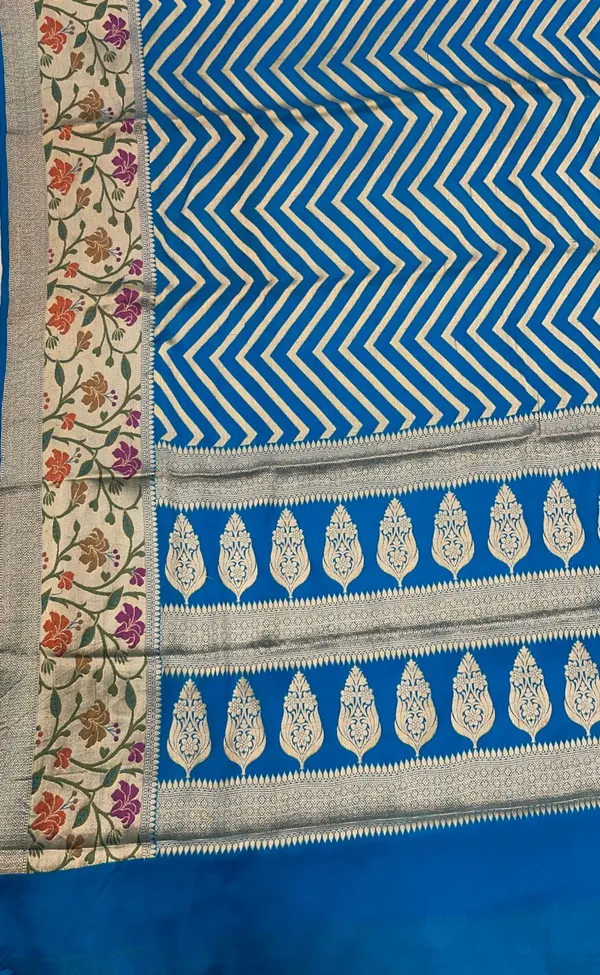Humairah_Presents_Pure_Handloom_Blue_Chiffon_Resham_Zari_Zig-Zag_with_Tilfi_Mina_Jaal_Skirt_Zari_Border_with_Blue_Blouse