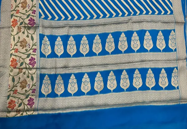 Humairah_Presents_Pure_Handloom_Blue_Chiffon_Resham_Zari_Zig-Zag_with_Tilfi_Mina_Jaal_Skirt_Zari_Border_with_Blue_Blouse