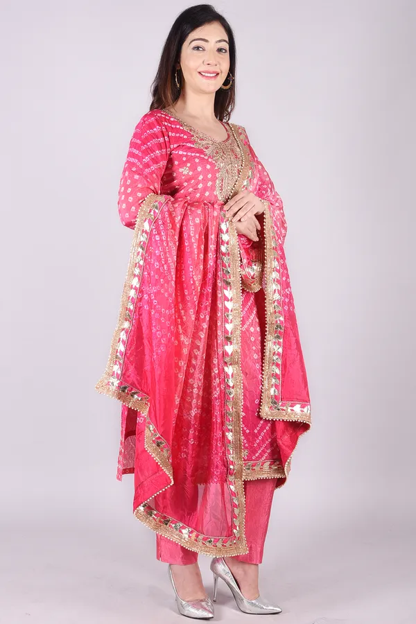 https://d1311wbk6unapo.cloudfront.net/NushopCatalogue/tr:f-webp,w-600,fo-auto/ASS34_1715890984892_j08i4nr5m60fp3d.jpg__Rajasthani Rangrez