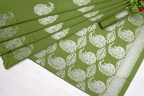 Light_Green_Woven_Kanjivaram_Silk_Saree_with_Saree_Cover