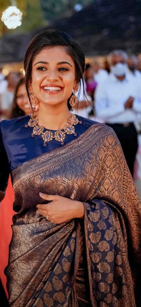 Blue_Woven_Kanjivaram_Silk_Saree_with_Saree_Cover