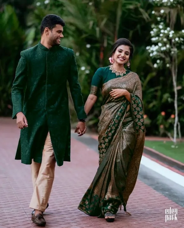 Green_Woven_Kanjivaram_Silk_Saree_with_Saree_Cover