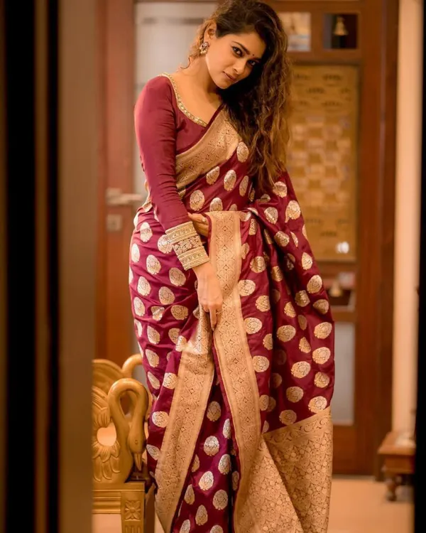 Brown_Woven_Kanjivaram_Silk_Saree_with_Saree_Cover