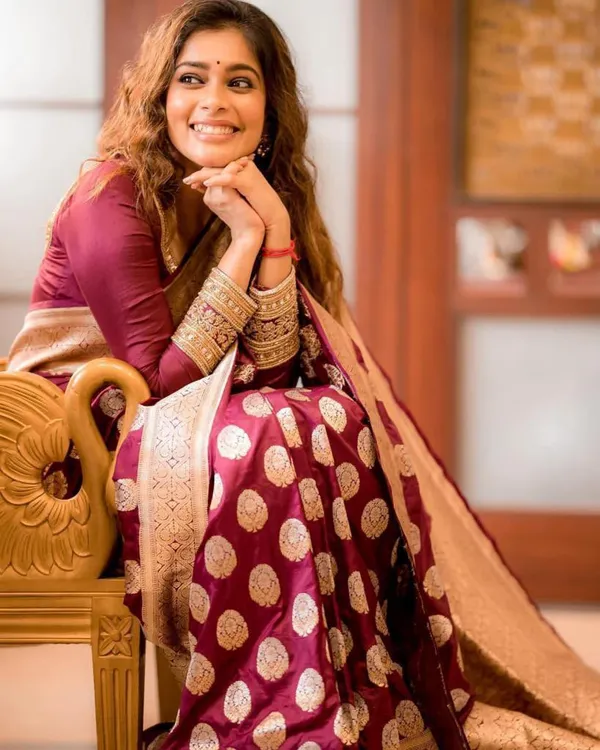 Brown_Woven_Kanjivaram_Silk_Saree_with_Saree_Cover