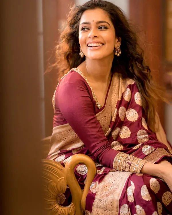 Brown_Woven_Kanjivaram_Silk_Saree_with_Saree_Cover