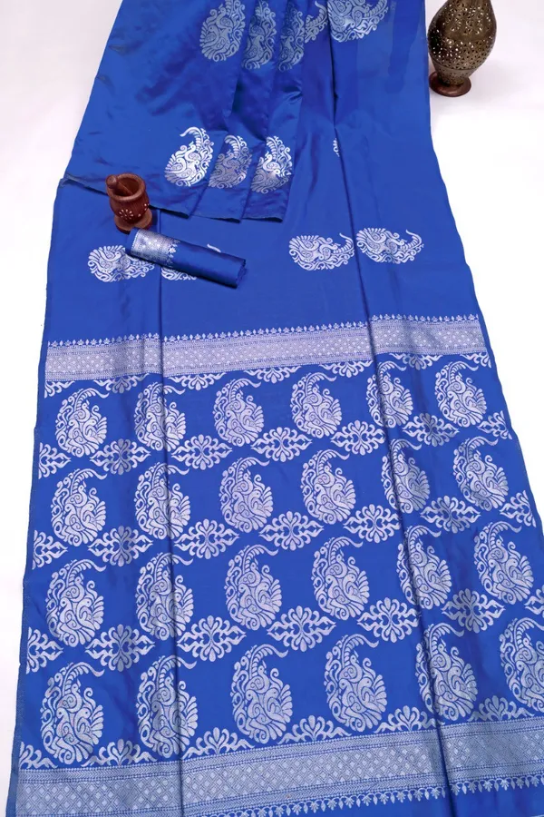 Blue_Woven_Kanjivaram_Silk_Saree_with_Saree_Cover