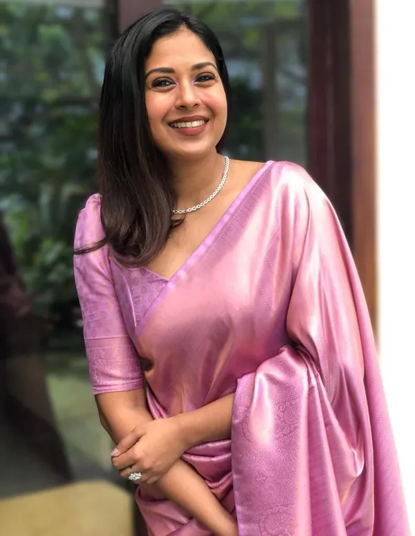 Pink_Woven_Kanjivaram_Silk_Saree_with_Saree_Cover