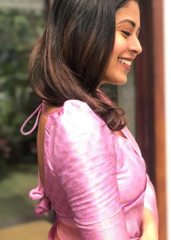 Pink_Woven_Kanjivaram_Silk_Saree_with_Saree_Cover