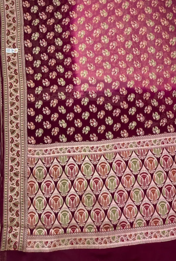 Humairah_Presents_Pure_Handloom_Pink_Dual_Shade_Chiffon_Floral_Resham_Mina_Zari_Booti_with_Minakari_Leaf_Pattern_Zari_Anchal_and_Minakari_Border_with_Magenta_Blouse