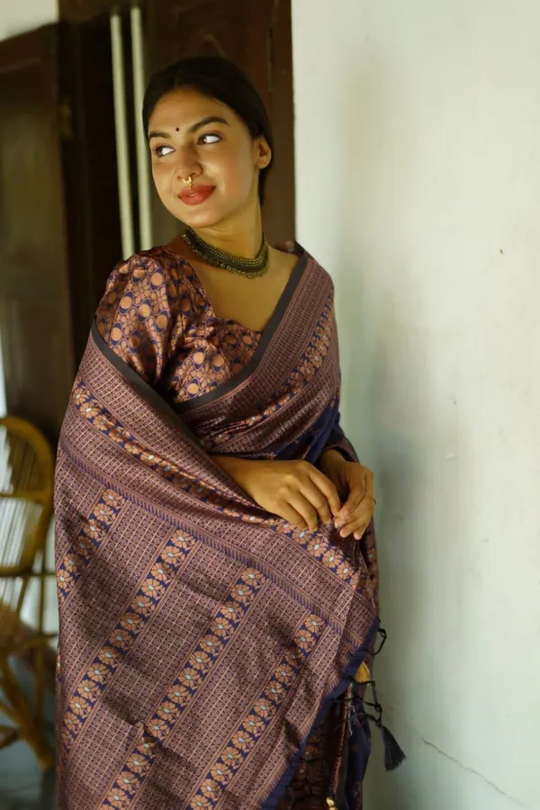 Blue_Soft_Silk_Saree_With_Blouse_Piece_For_Women
