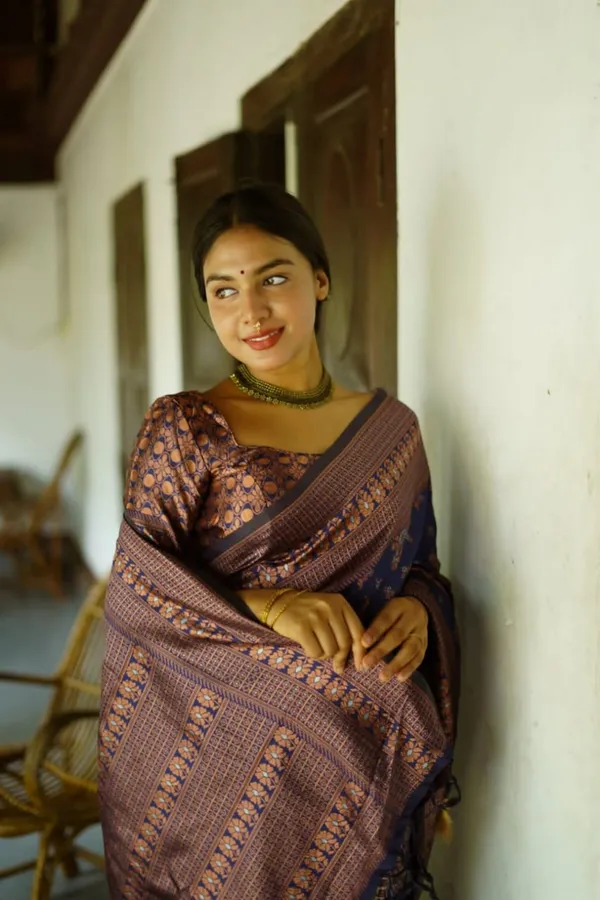 Blue_Soft_Silk_Saree_With_Blouse_Piece_For_Women