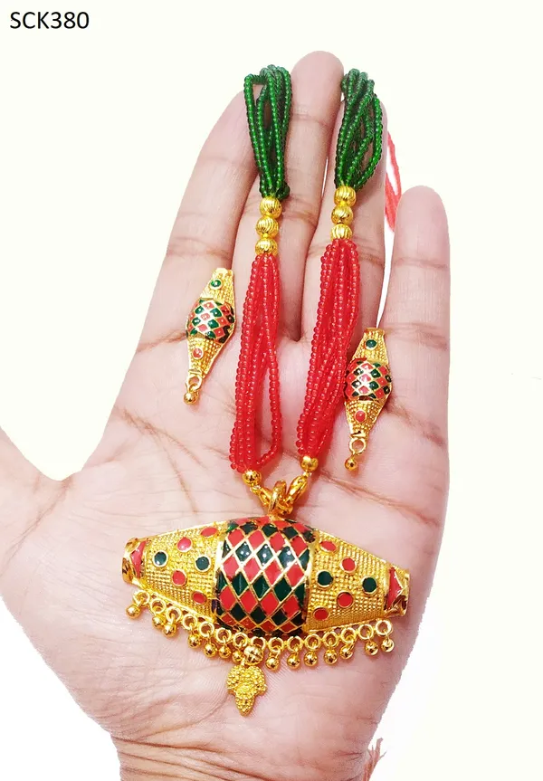 Assamsese_Traditional_Red_Green_Colour_Dholbiri_Tassel_Jewellery_Set
