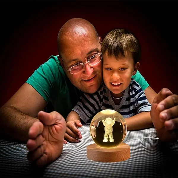 3D_Astronaut_Crystal_Ball_Night_Light,_LED_Solar_System_Crystal_Ball_Night_Light_with_Wooden_Base