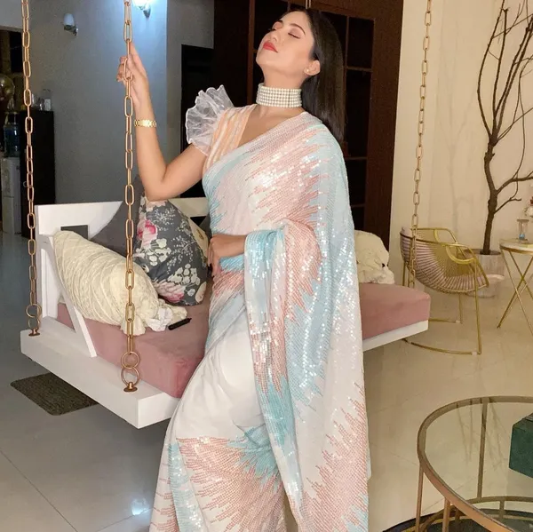 Attractive_Designer_White_Georgette_Saree