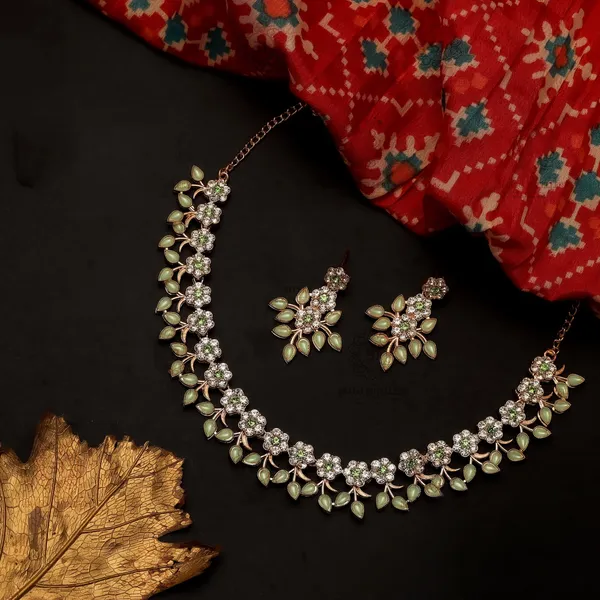 Gujju_Latest_Necklace_Set_With_Earrings_For_Girls_And_Women