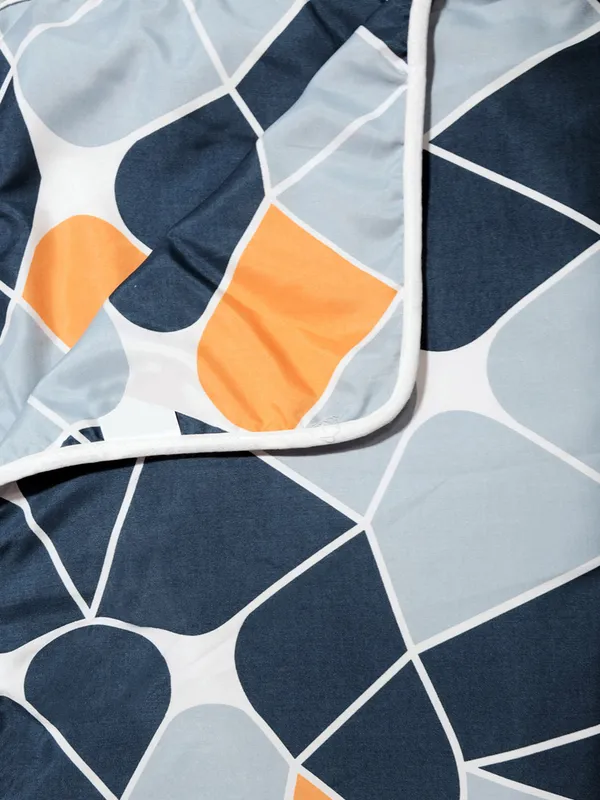 Geometric_Double_Dohar_for_Mild_Winter_(Polyester,_Navy_Blue_and_Orange)