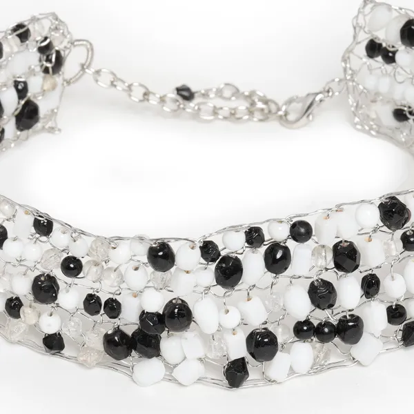 Black_And_White_Beaded_Croshe_Choker_For_Women